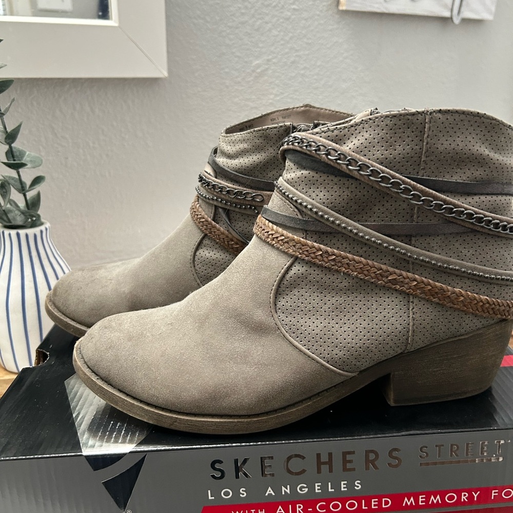 Women’s ankle boots